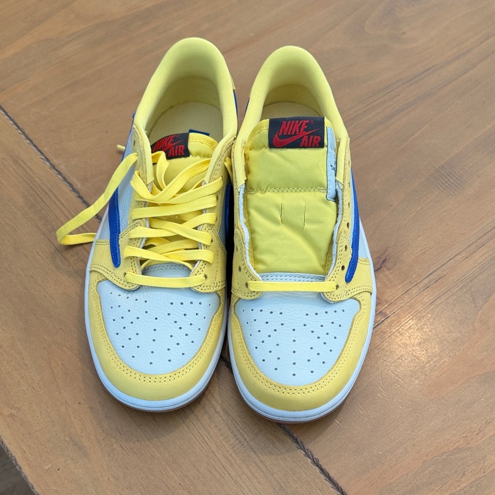 Travis Scott Yellow and Blue Sneakers - Picture 3 of 7